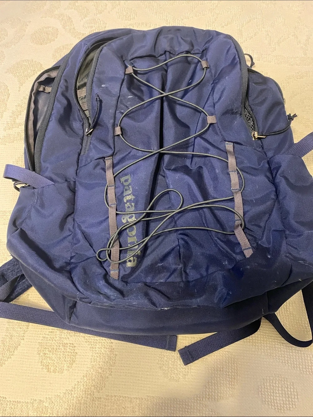 Patagonia Deep Blue Bungee Front Daypack, looks new inside, see pictures